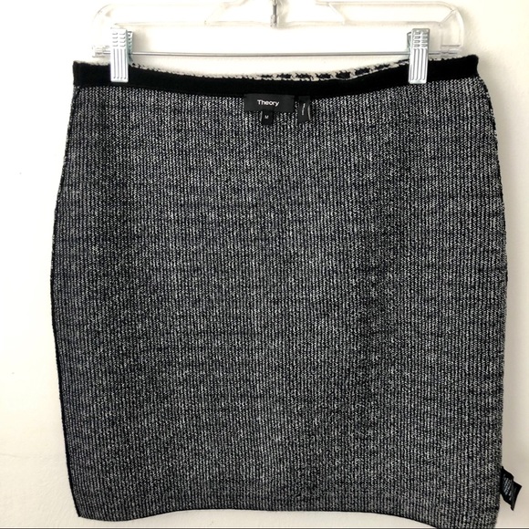 Theory 100% wool Teslianna Soft Luster skirt - Picture 3 of 5